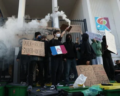 Recently Appointed France's Prime Minister Under Mounting Pressure as Nationwide Strikes Disrupt Education and Transport
